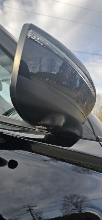 2018 Nissan Kicks Image 2