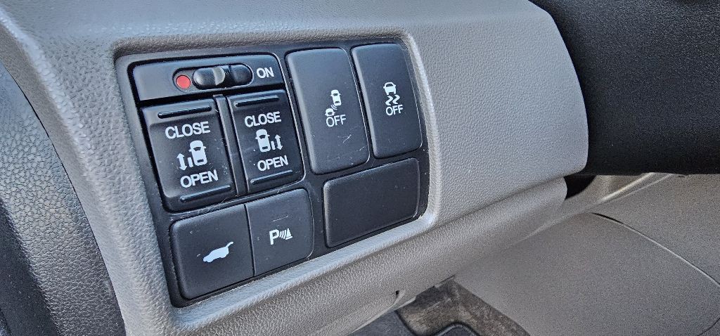 2012 Honda Odyssey Image 17