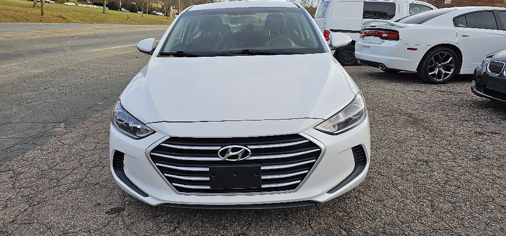 2018 Hyundai Elantra Image 2