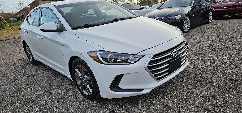 2018 Hyundai Elantra Image 3