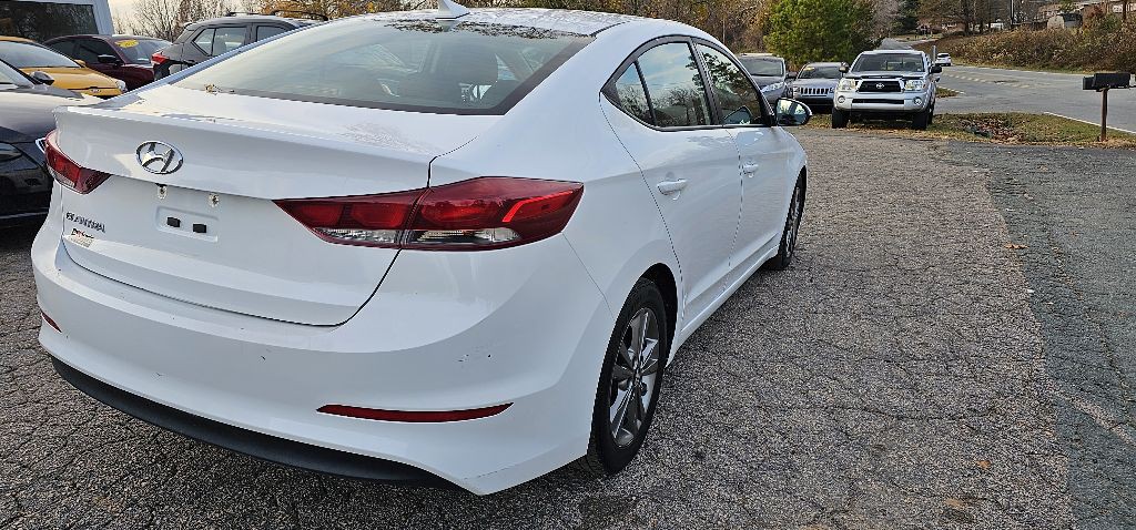 2018 Hyundai Elantra Image 4
