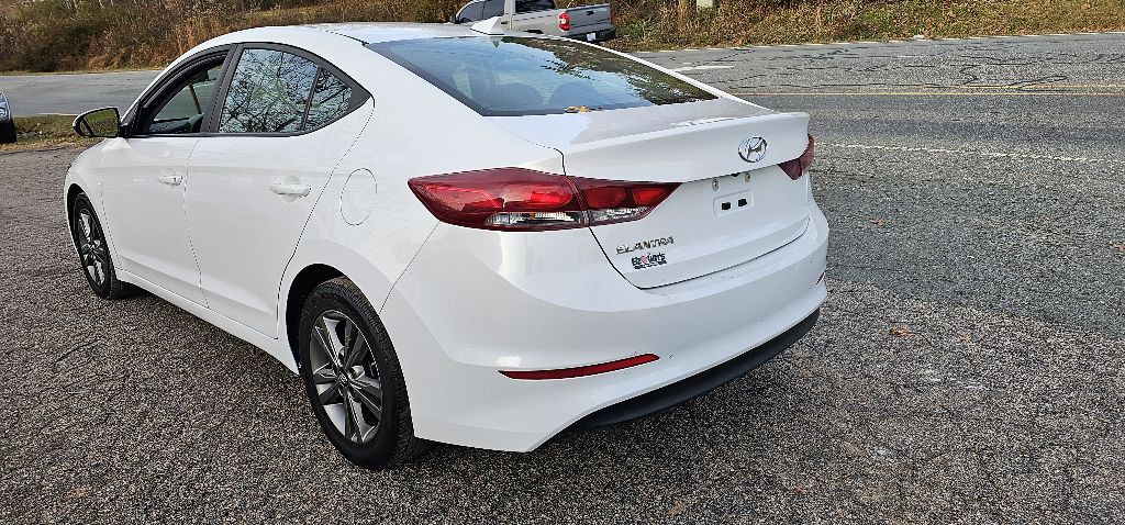 2018 Hyundai Elantra Image 5