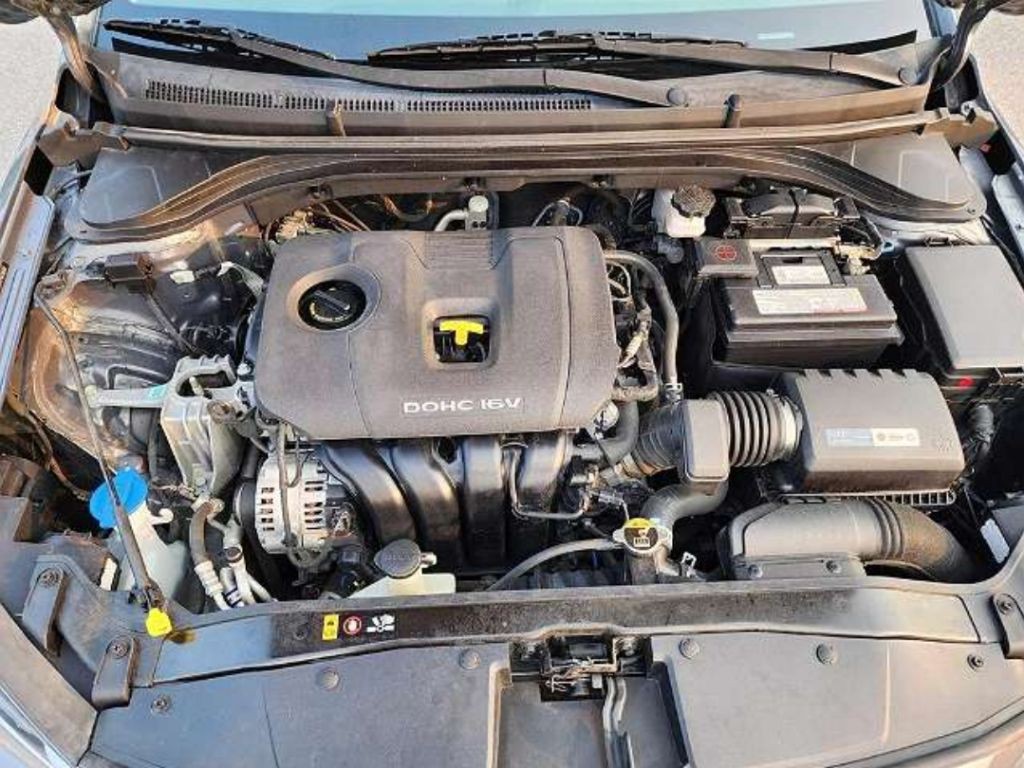 2018 Hyundai Elantra Image 7