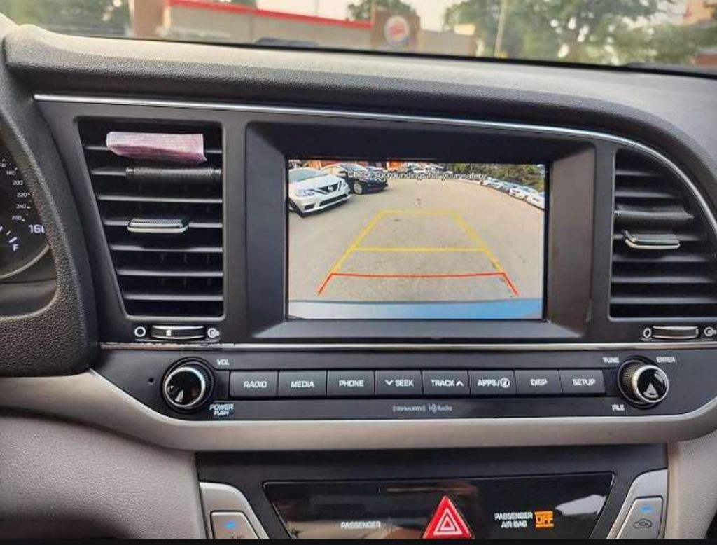 2018 Hyundai Elantra Image 8