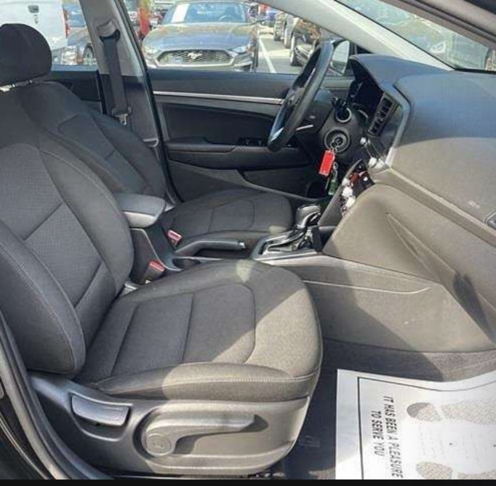 2018 Hyundai Elantra Image 9