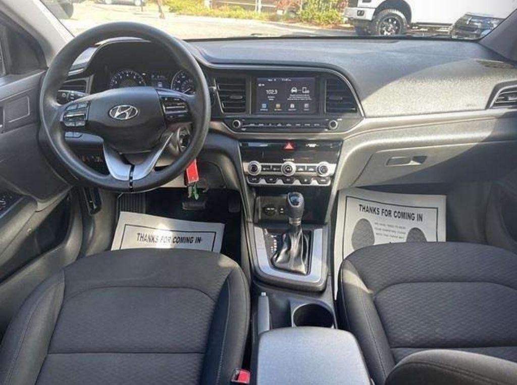 2018 Hyundai Elantra Image 11