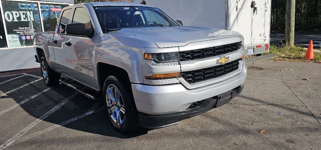 2018 Chevrolet Silverado 1500 Image 1