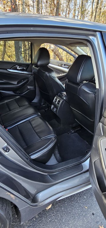 2018 Nissan Maxima Image 16