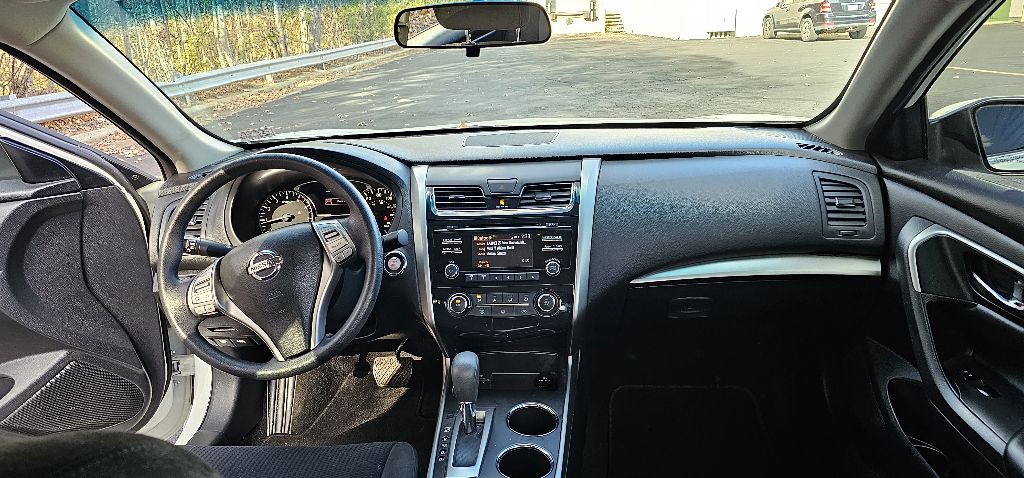 2015 Nissan Altima Image 2