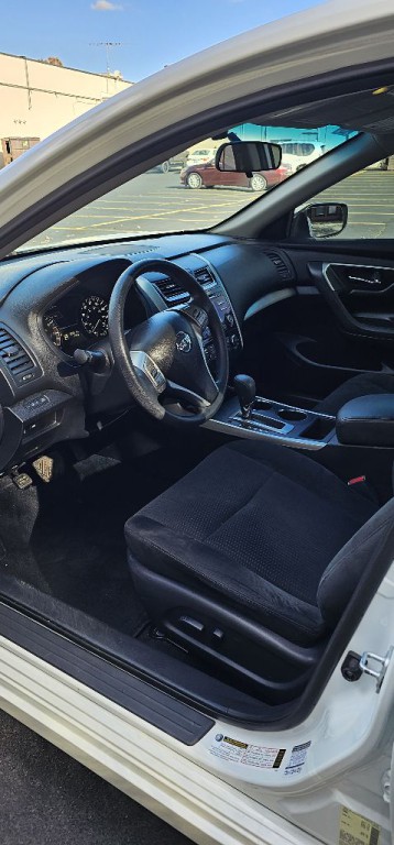 2015 Nissan Altima Image 4