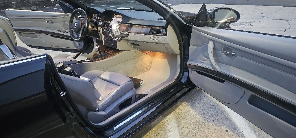 2008 BMW 3 Series Image 2