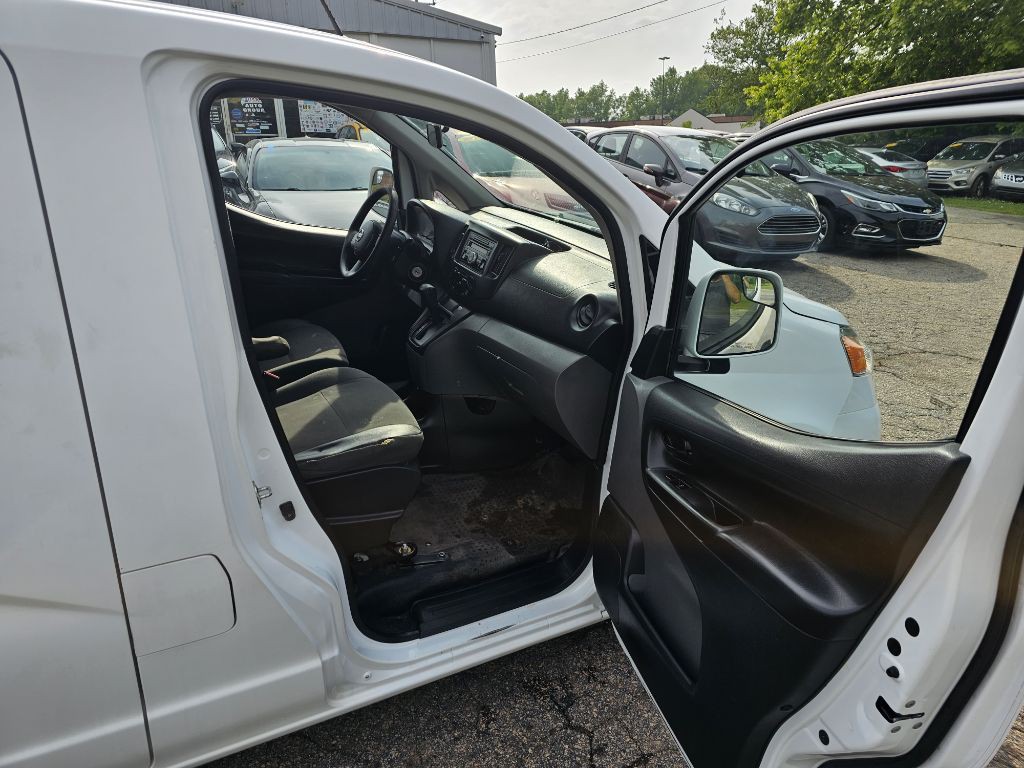 2017 Nissan NV200 Image 6