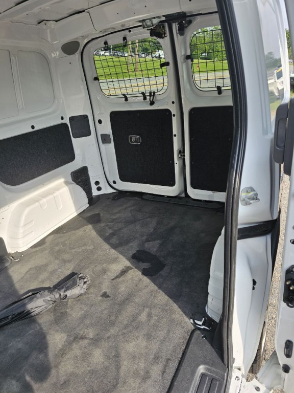 2017 Nissan NV200 Image 10