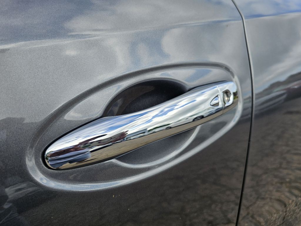 2015 Nissan Rogue Image 8