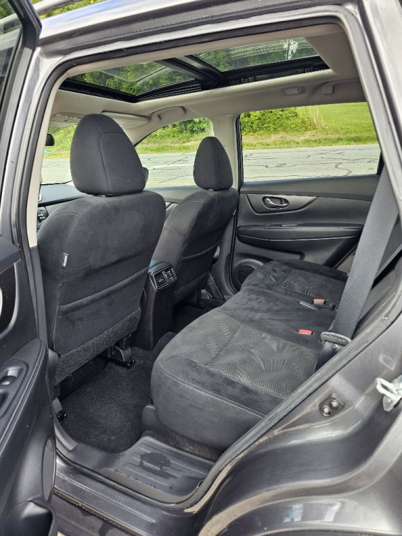 2015 Nissan Rogue Image 12