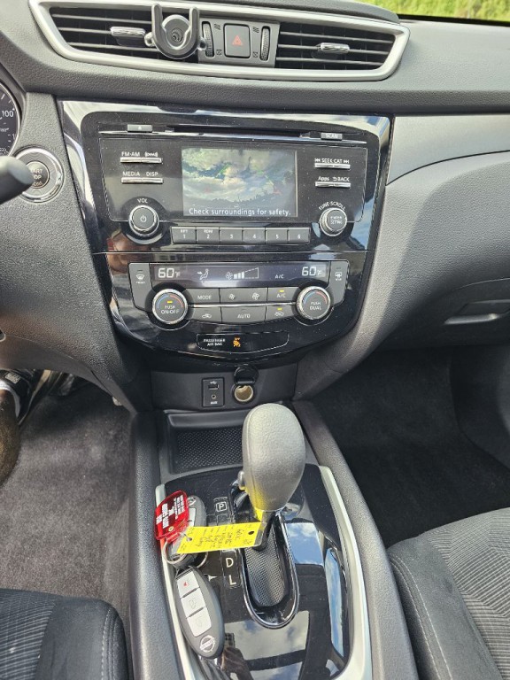 2015 Nissan Rogue Image 17