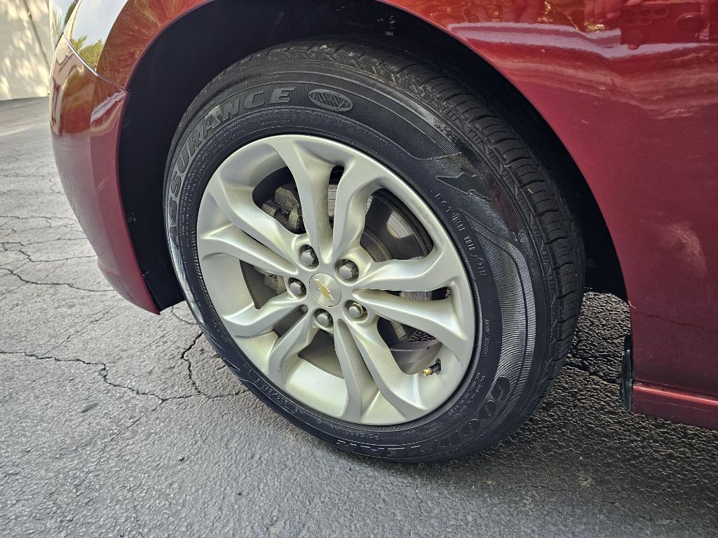 2019 Chevrolet Cruze Image 4