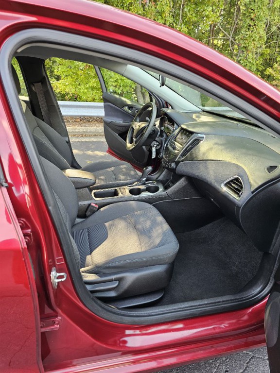 2019 Chevrolet Cruze Image 7