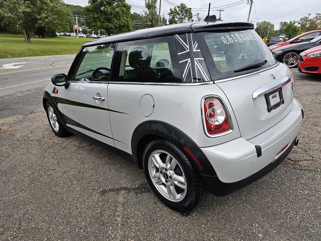 2011 MINI Cooper Image 4