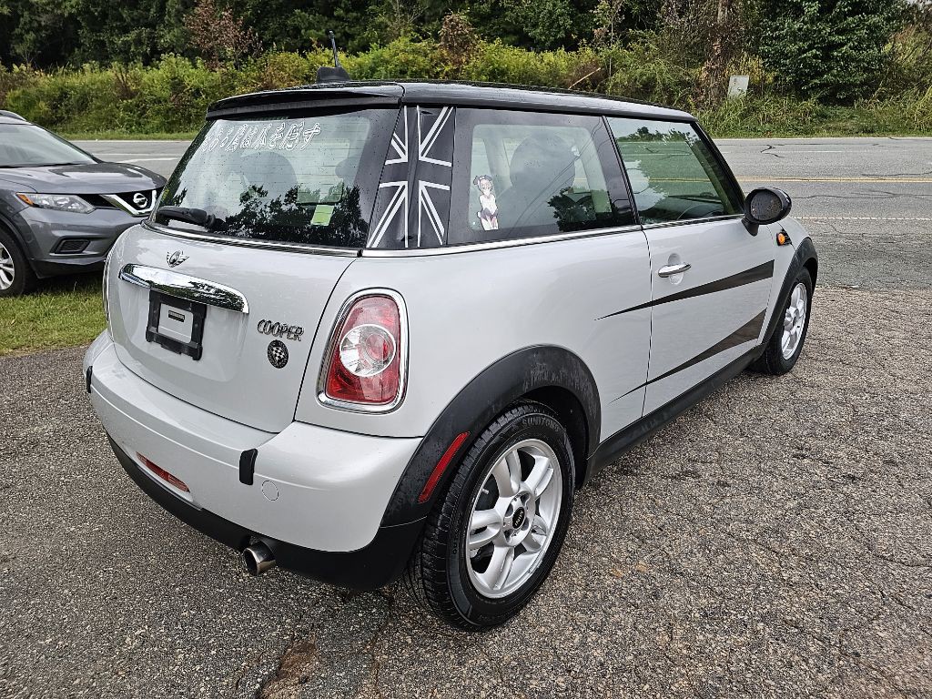 2011 MINI Cooper Image 6