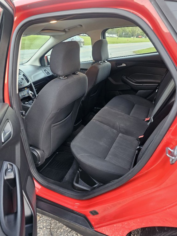 2016 Ford Focus Image 10