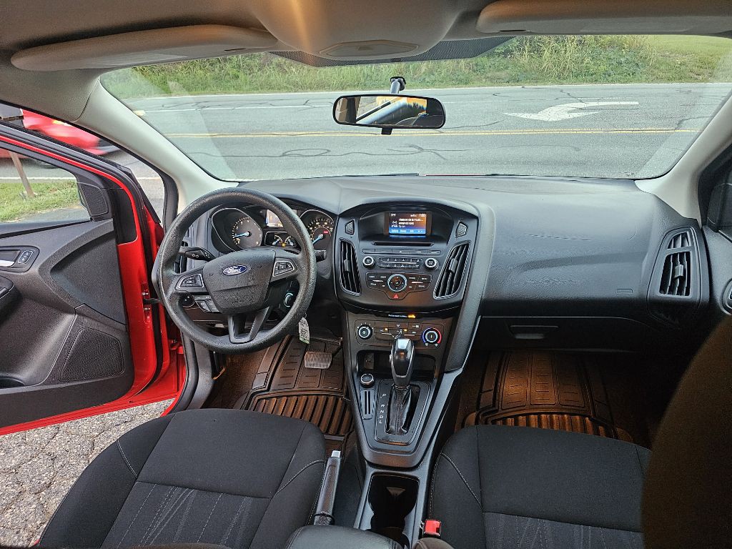 2016 Ford Focus Image 12