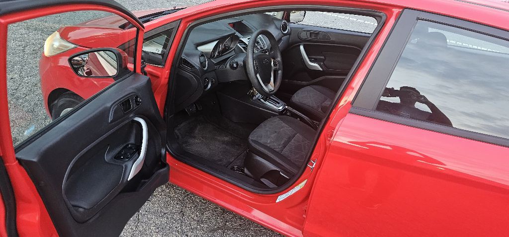 2012 Ford Fiesta Image 4