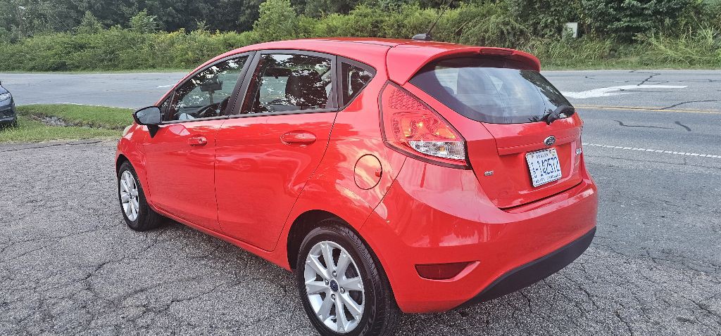 2012 Ford Fiesta Image 6