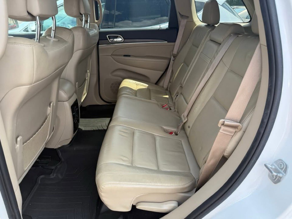 2017 Jeep Grand Cherokee Image 3