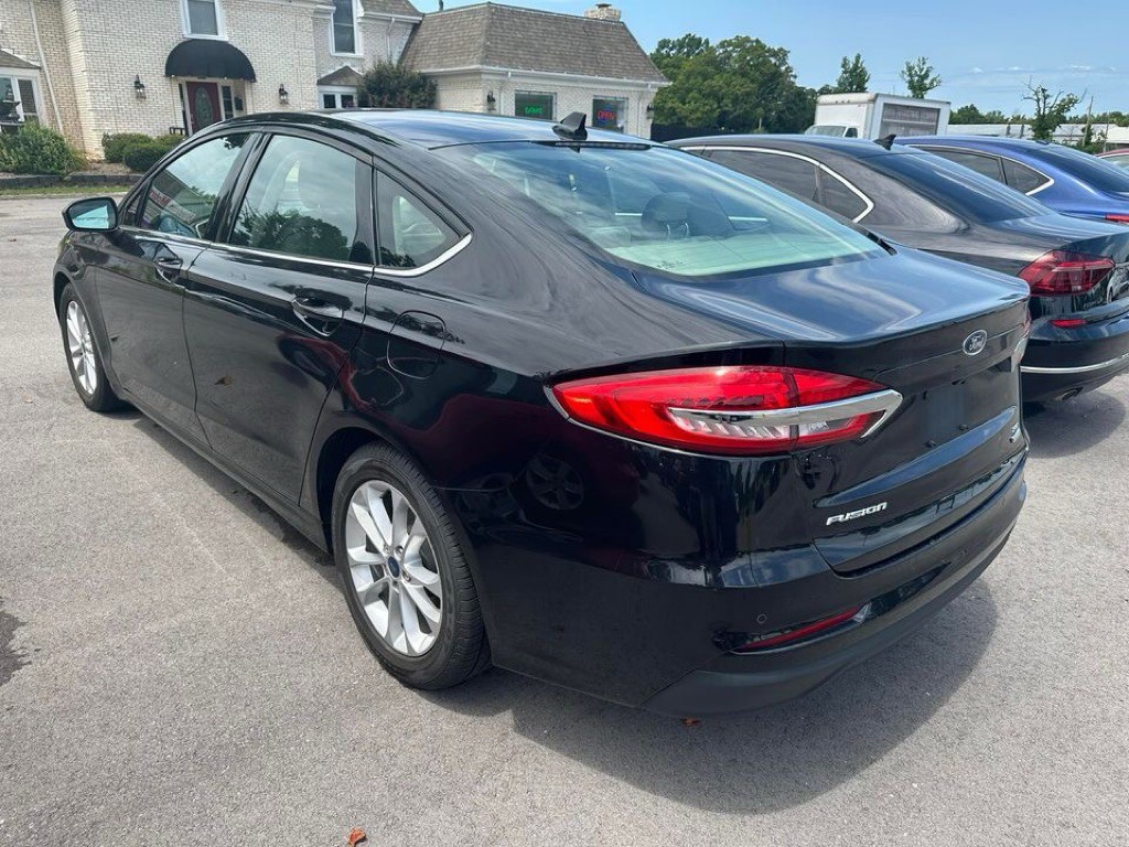 2019 Ford Fusion Image 2