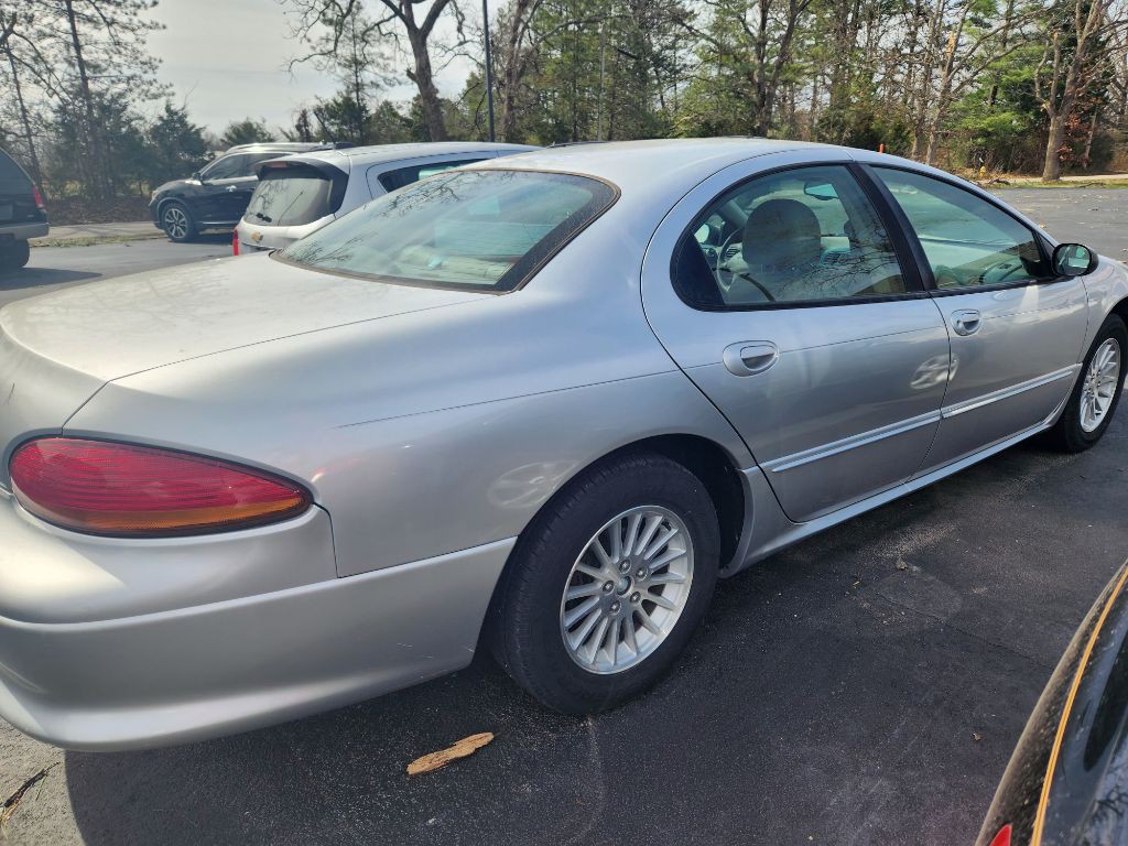 2002 Chrysler Concorde Image 3