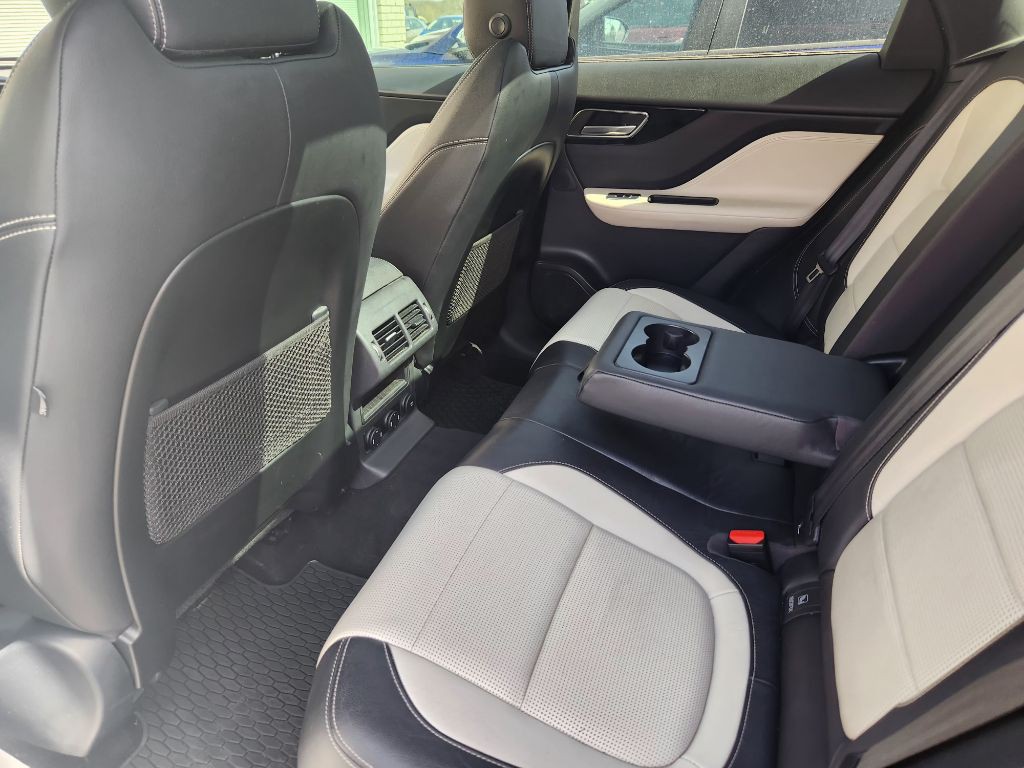 2018 Jaguar F-PACE Image 6