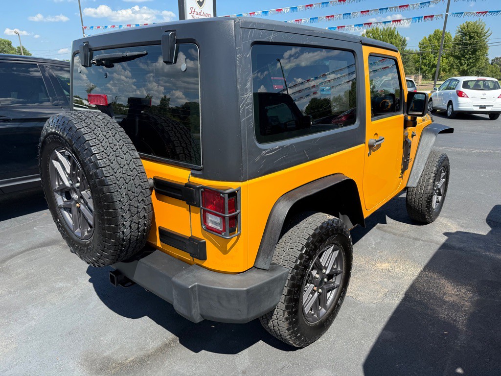 2012 Jeep Wrangler Image 11