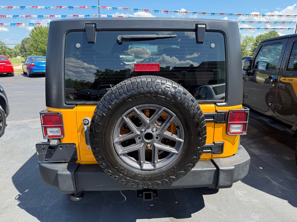 2012 Jeep Wrangler Image 13