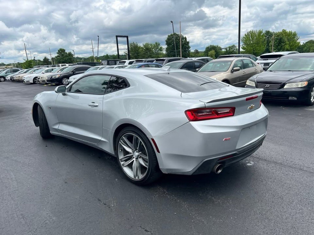 2016 Chevrolet Camaro Image 2