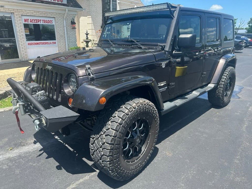 2013 Jeep Wrangler Unlimited Image 2