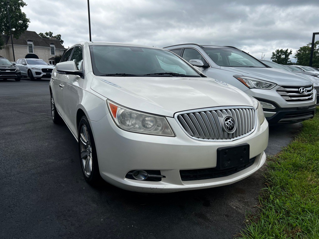 2011 Buick Lacrosse Image 2