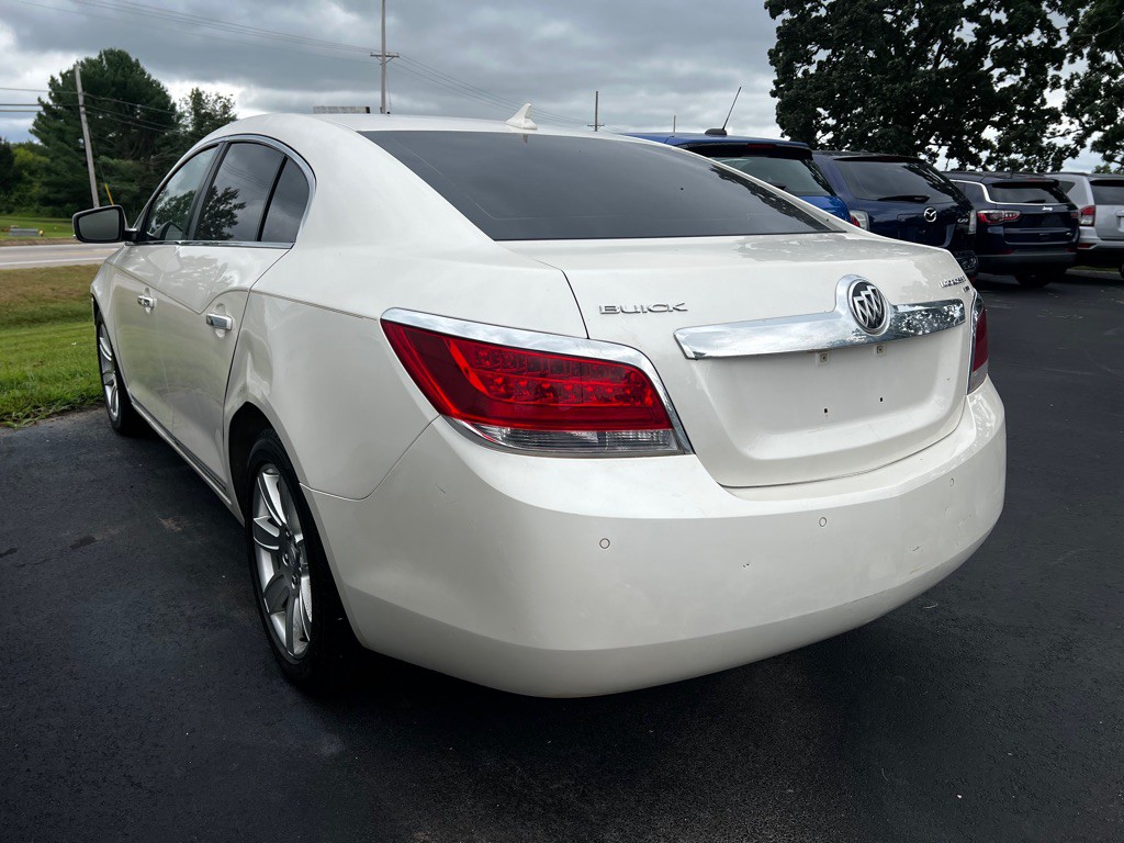 2011 Buick Lacrosse Image 4