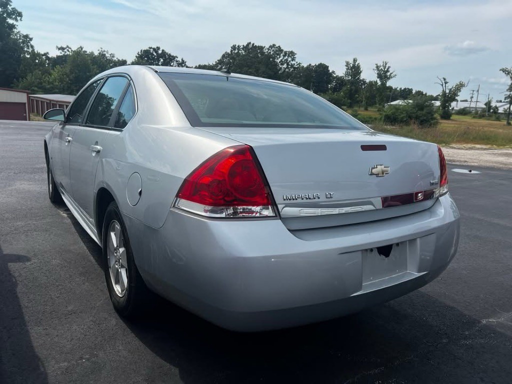 2010 Chevrolet Impala Image 4