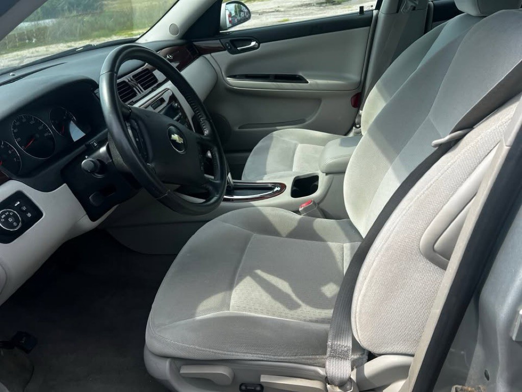 2010 Chevrolet Impala Image 6