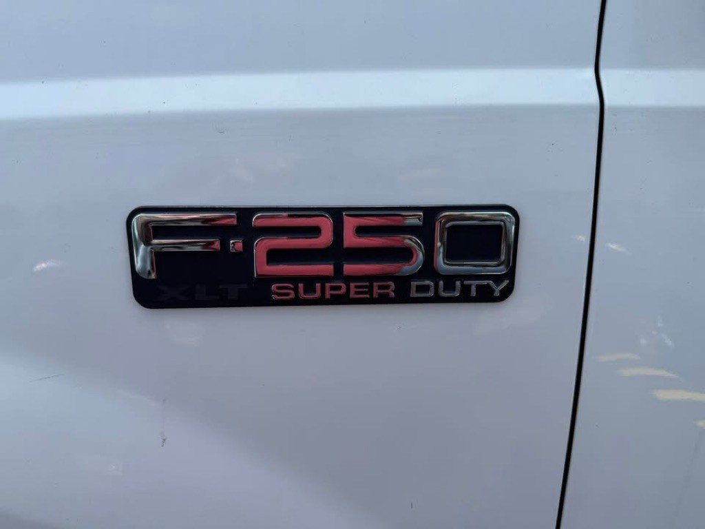 2004 Ford F-250 Image 6