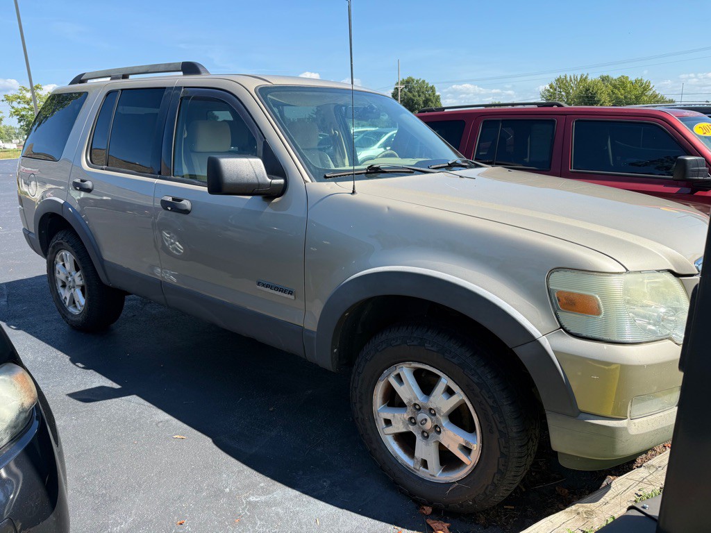 2006 Ford Explorer Image 2