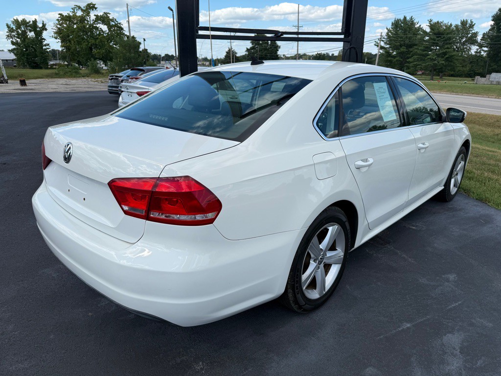 2013 Volkswagen Passat Image 3