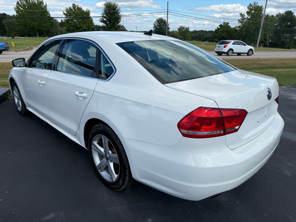 2013 Volkswagen Passat Image 4