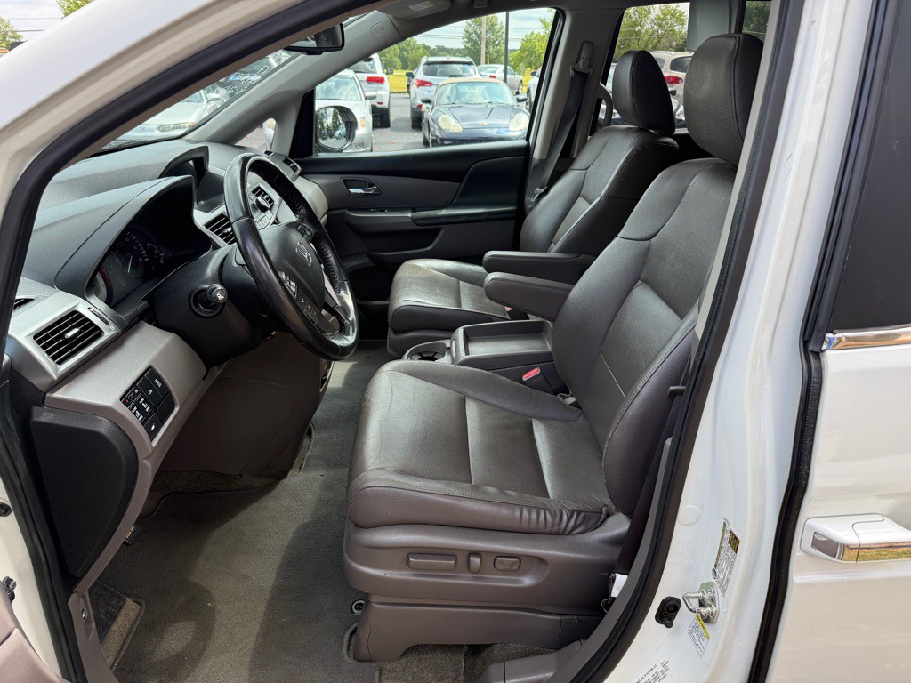 2017 Honda Odyssey Image 5