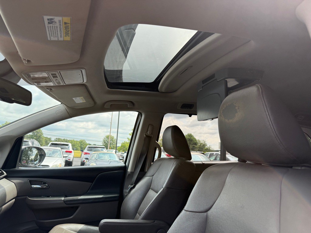 2017 Honda Odyssey Image 10