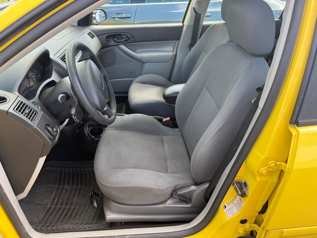 2005 Ford Focus Image 5