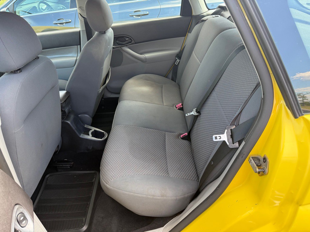 2005 Ford Focus Image 6