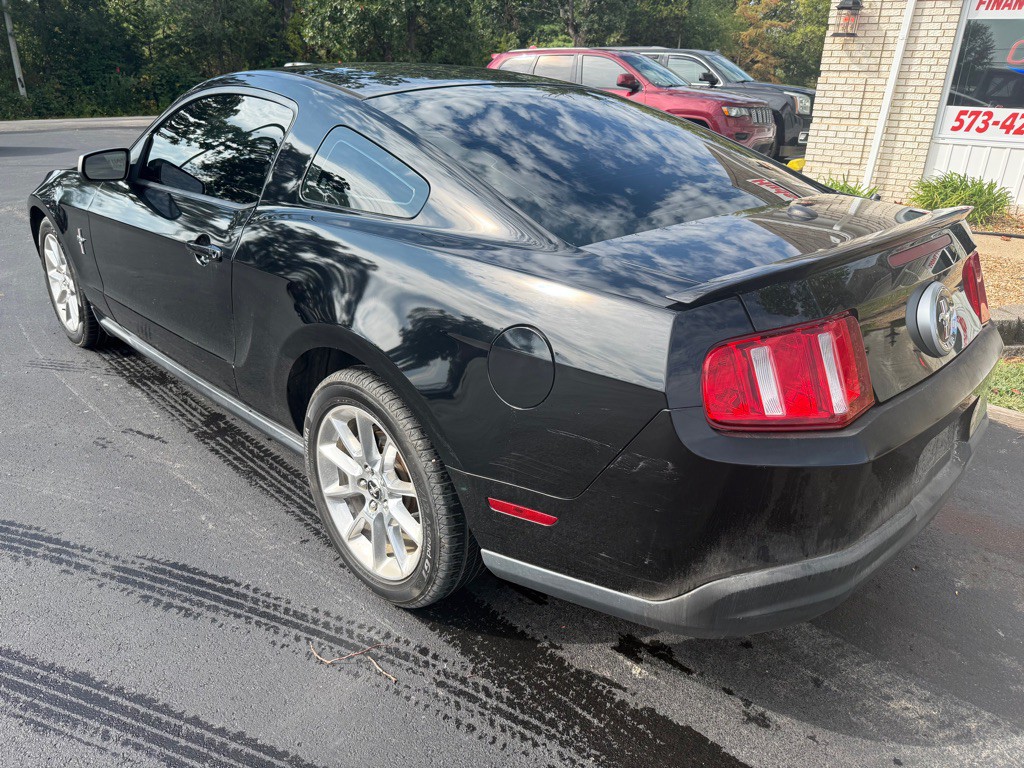 2010 Ford Mustang Image 4