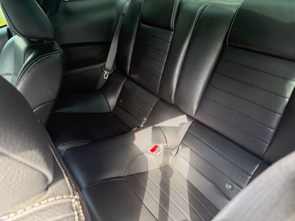 2010 Ford Mustang Image 6
